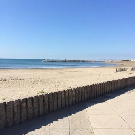 Stylish 3 Bed House 2 Bathrooms, With Patio, Roof Terrace And Communal Pool 5 Minutes Away From The Beautiful Spanish White Village Of Pueblo And Only 20 Mins From The Sea 컨트리하우스 카사레스