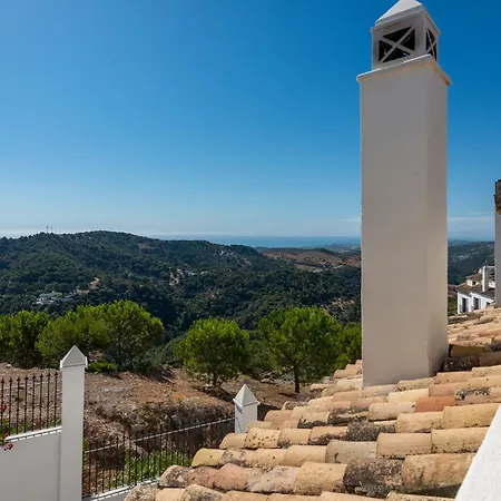 Casa Casares: Stylish Retreat With Pool And Terraces Country house *