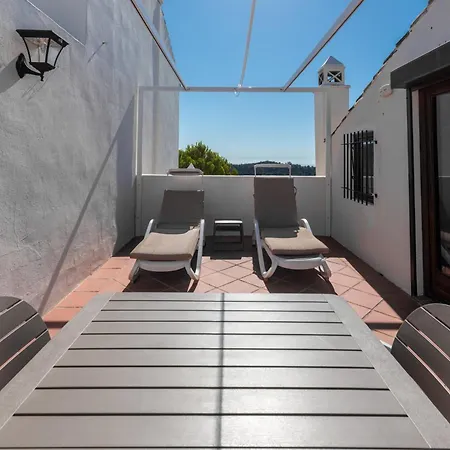 منزل ريفي Stylish 3 Bed House 2 Bathrooms, With Patio, Roof Terrace And Communal Pool 5 Minutes Away From The Beautiful Spanish White Village Of Pueblo And Only 20 Mins From The Sea