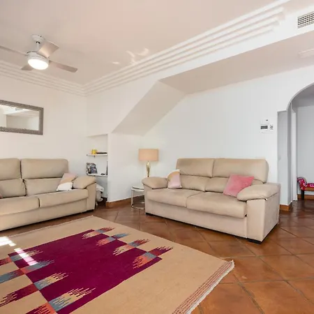 منزل ريفي Stylish 3 Bed House 2 Bathrooms, With Patio, Roof Terrace And Communal Pool 5 Minutes Away From The Beautiful Spanish White Village Of Pueblo And Only 20 Mins From The Sea كاساريس