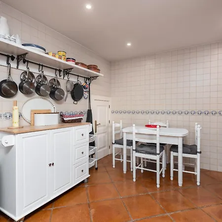 منزل ريفي Stylish 3 Bed House 2 Bathrooms, With Patio, Roof Terrace And Communal Pool 5 Minutes Away From The Beautiful Spanish White Village Of Pueblo And Only 20 Mins From The Sea