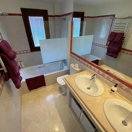 Stylish 3 Bed House 2 Bathrooms, With Patio, Roof Terrace And Communal Pool 5 Minutes Away From The Beautiful Spanish White Village Of Pueblo And Only 20 Mins From The Sea *